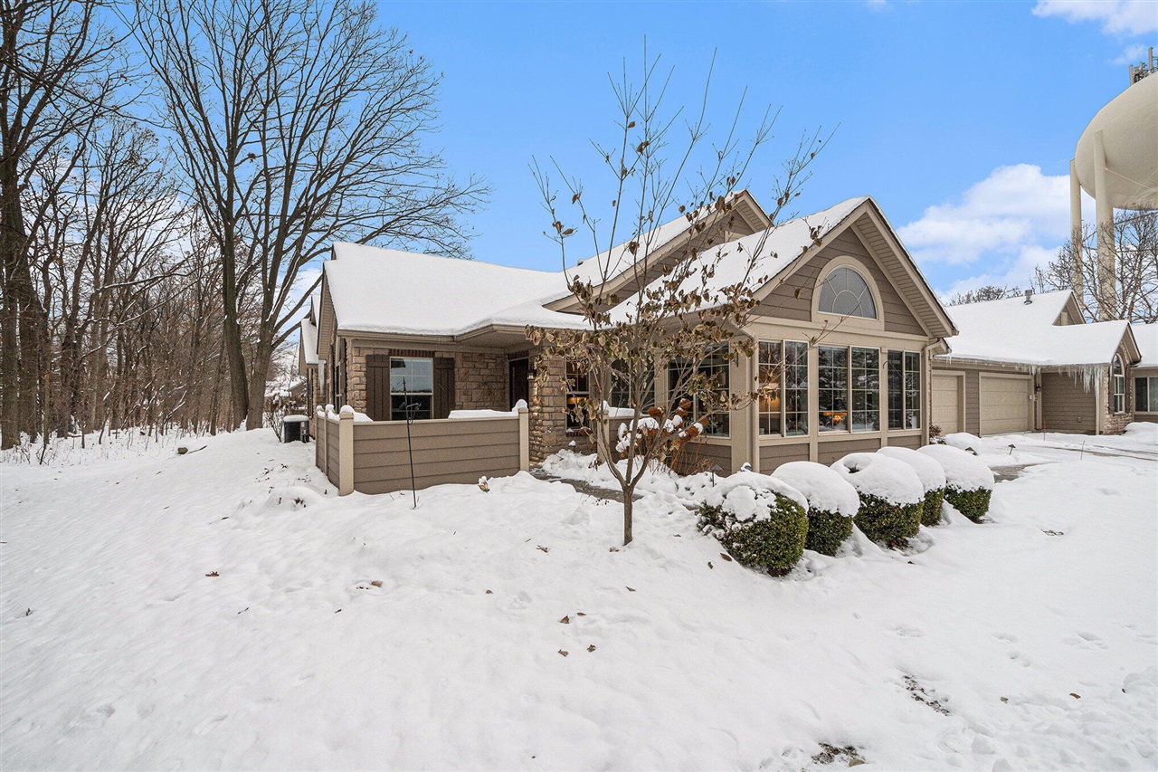 Homes for sale in Ada, MI | 856 Bridge Crest Dr, Ada, MI 49301 | MLS# 70507471