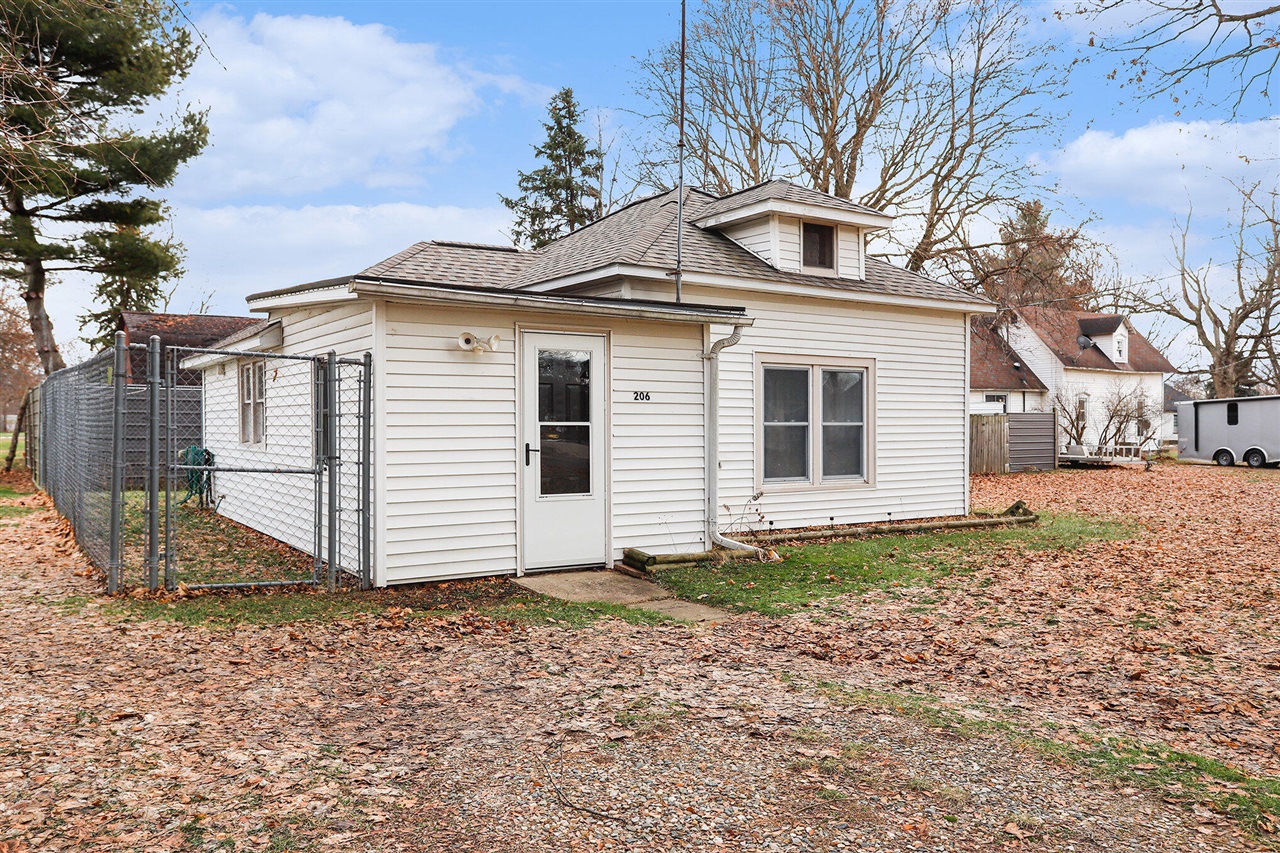 Homes for sale in Mendon, MI | 206 Burr Oak St, Mendon, MI 49072 | MLS# 70509358
