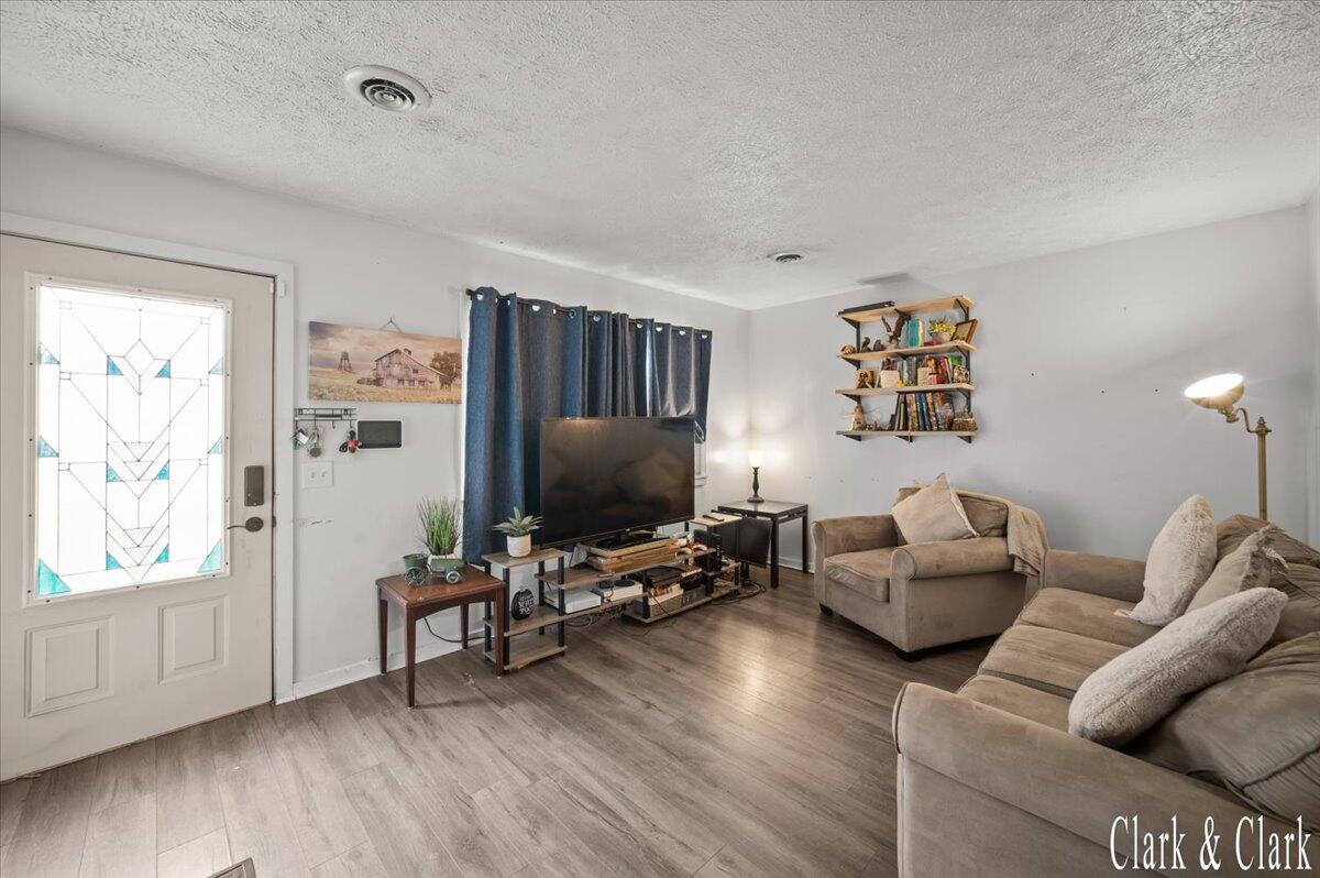 Homes for sale in Lansing, MI | 6037 Hughes Rd, Lansing, MI 48911 | MLS# 70510721