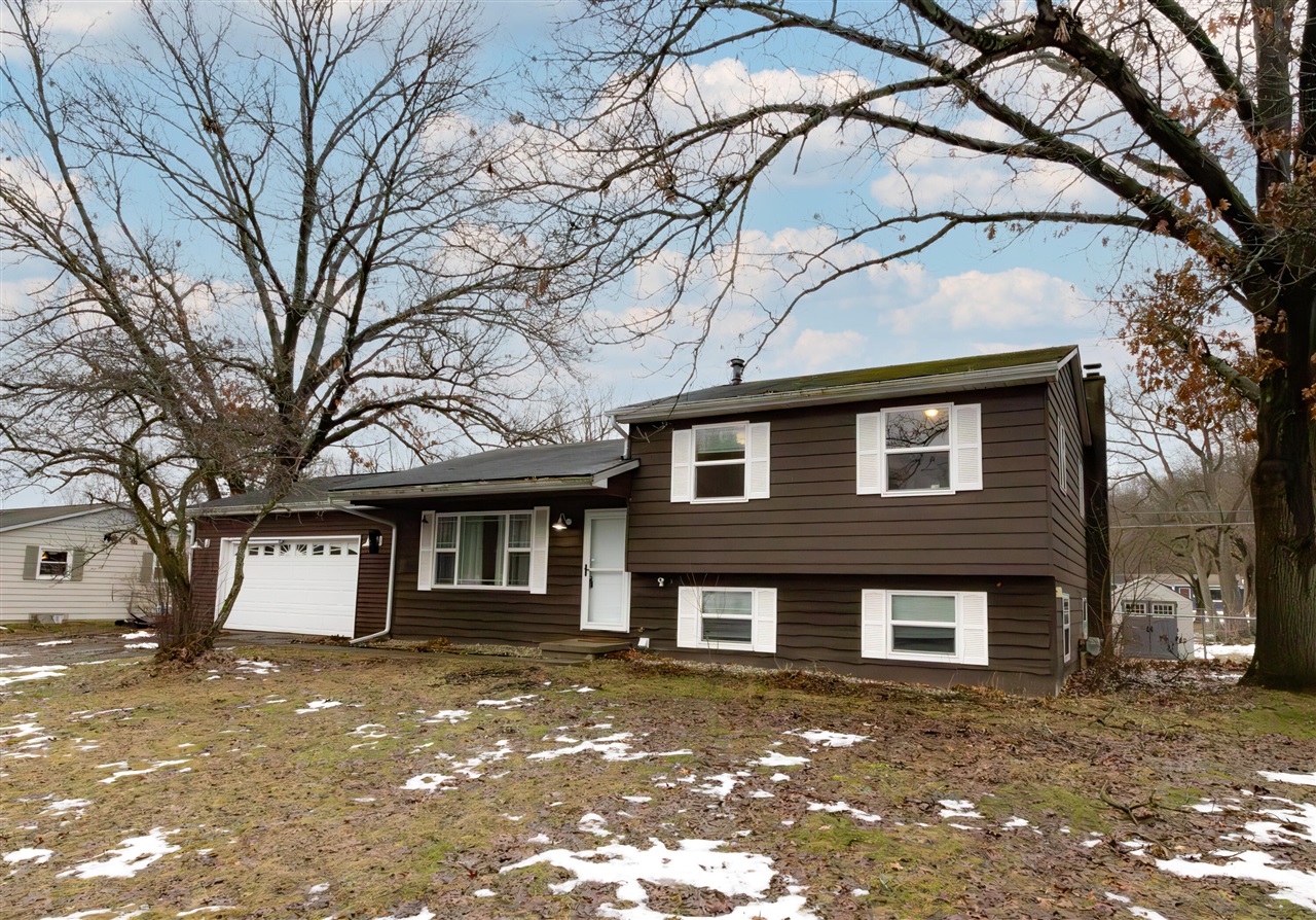 Homes for sale in Mattawan, MI | 57383 Kingdon Dr, Mattawan, MI 49071 | MLS# 70510738