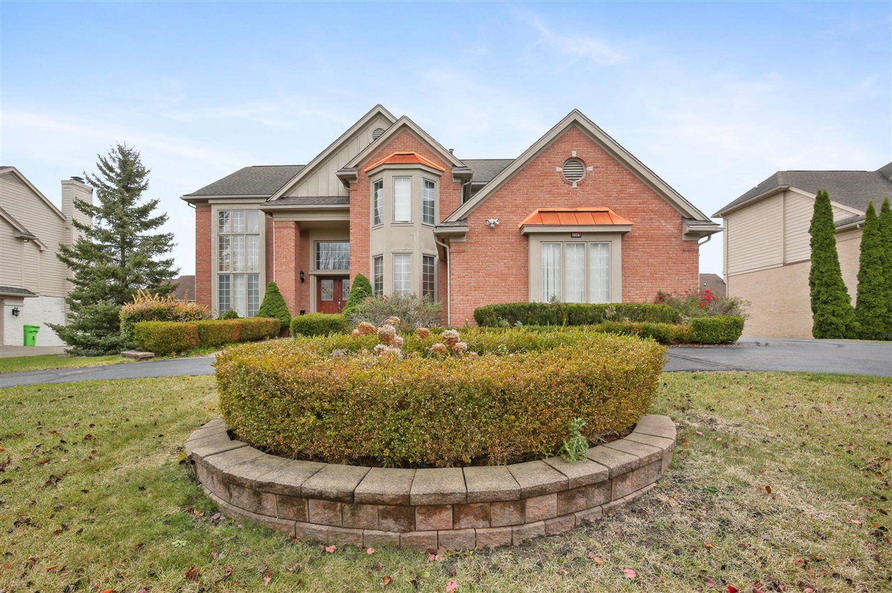 Homes for sale in West Bloomfield, MI | 6569 Whispering Woods Dr, West Bloomfield, MI 48322 | MLS# 70511051