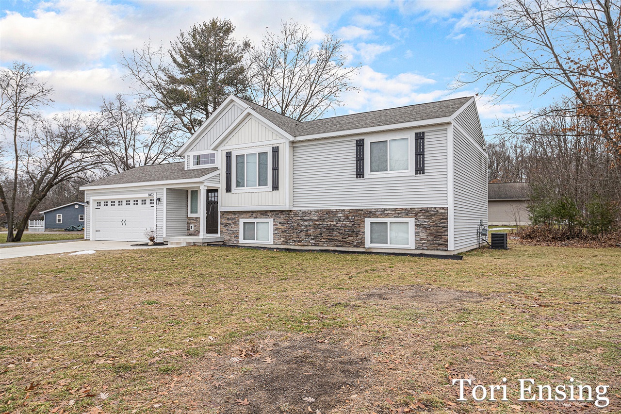Homes for sale in Howard City, MI | 8802 Huron Dr, Howard City, MI 49329 | MLS# 70511057