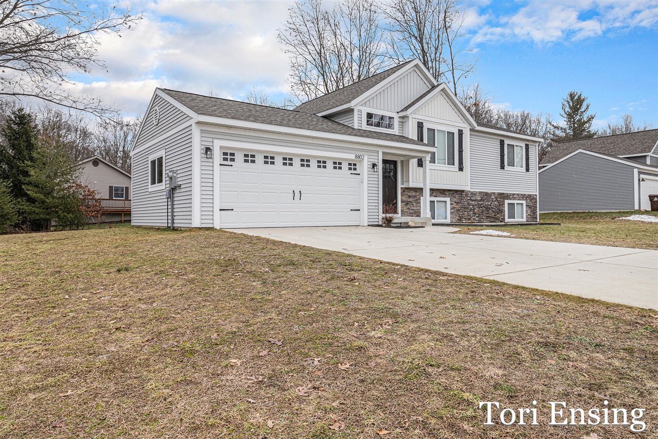 Homes for sale in Howard City, MI | 8802 Huron Dr, Howard City, MI 49329 | MLS# 70511057