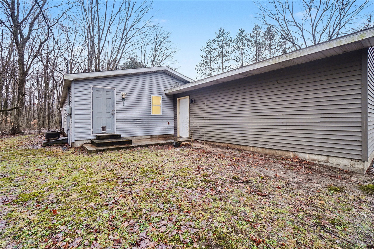 Homes for sale in Paw Paw, MI | 31210 42nd Ave, Paw Paw, MI 49079 | MLS# 70511160