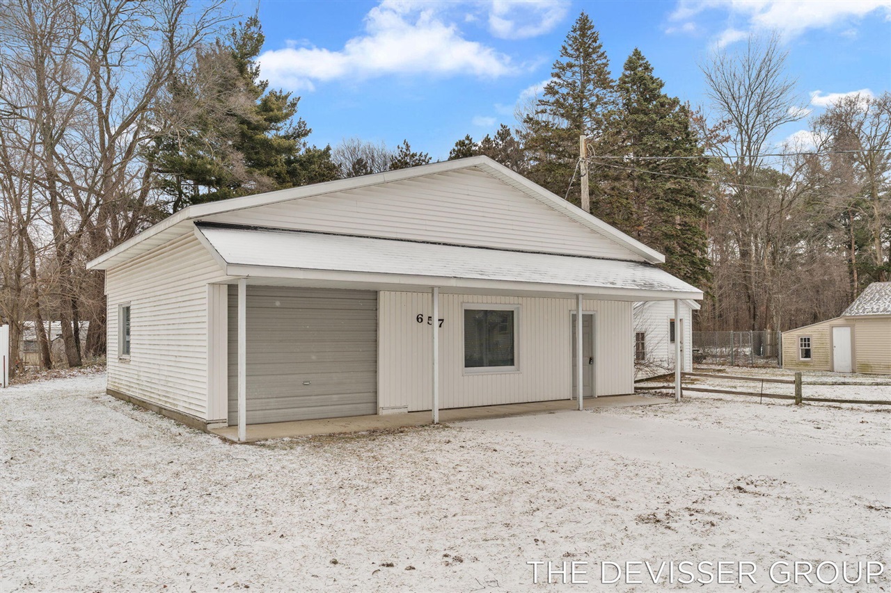 Homes for sale in Holland, MI | 657 Butternut Dr, Holland, MI 49424 | MLS# 70511521