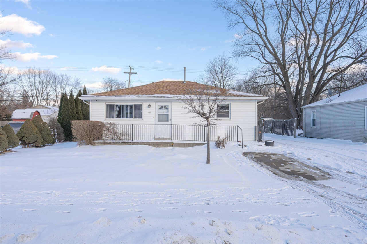 Homes for sale in Rochester Hills, MI | 3197 Crooks Rd, Rochester Hills, MI 48309 | MLS# 70512246