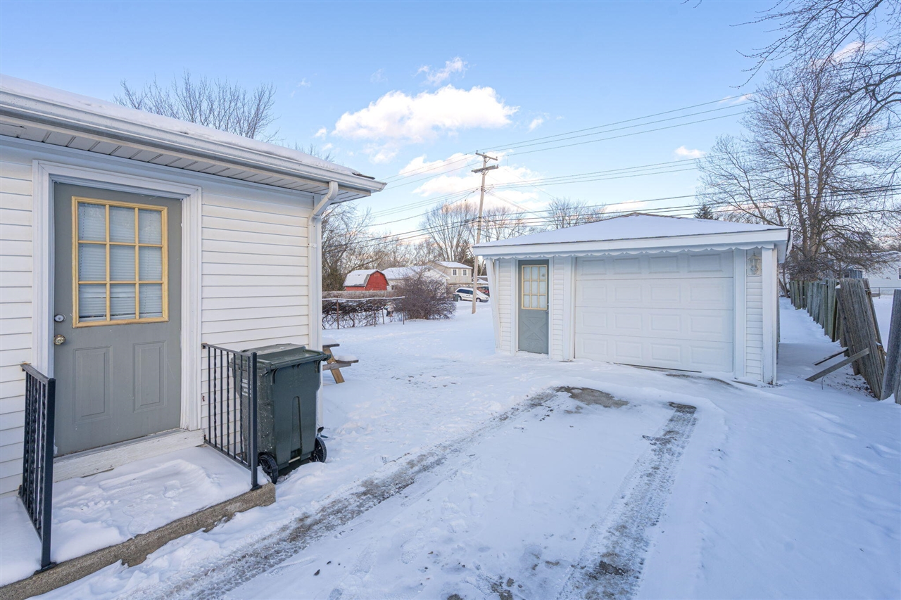 Homes for sale in Rochester Hills, MI | 3197 Crooks Rd, Rochester Hills, MI 48309 | MLS# 70512246