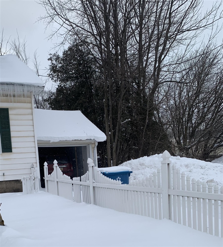 Homes for sale in Manistee, MI | 328 4th St, Manistee, MI 49660 | MLS# 70512528