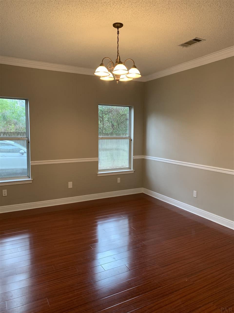566984 Pensacola Association Of Realtors