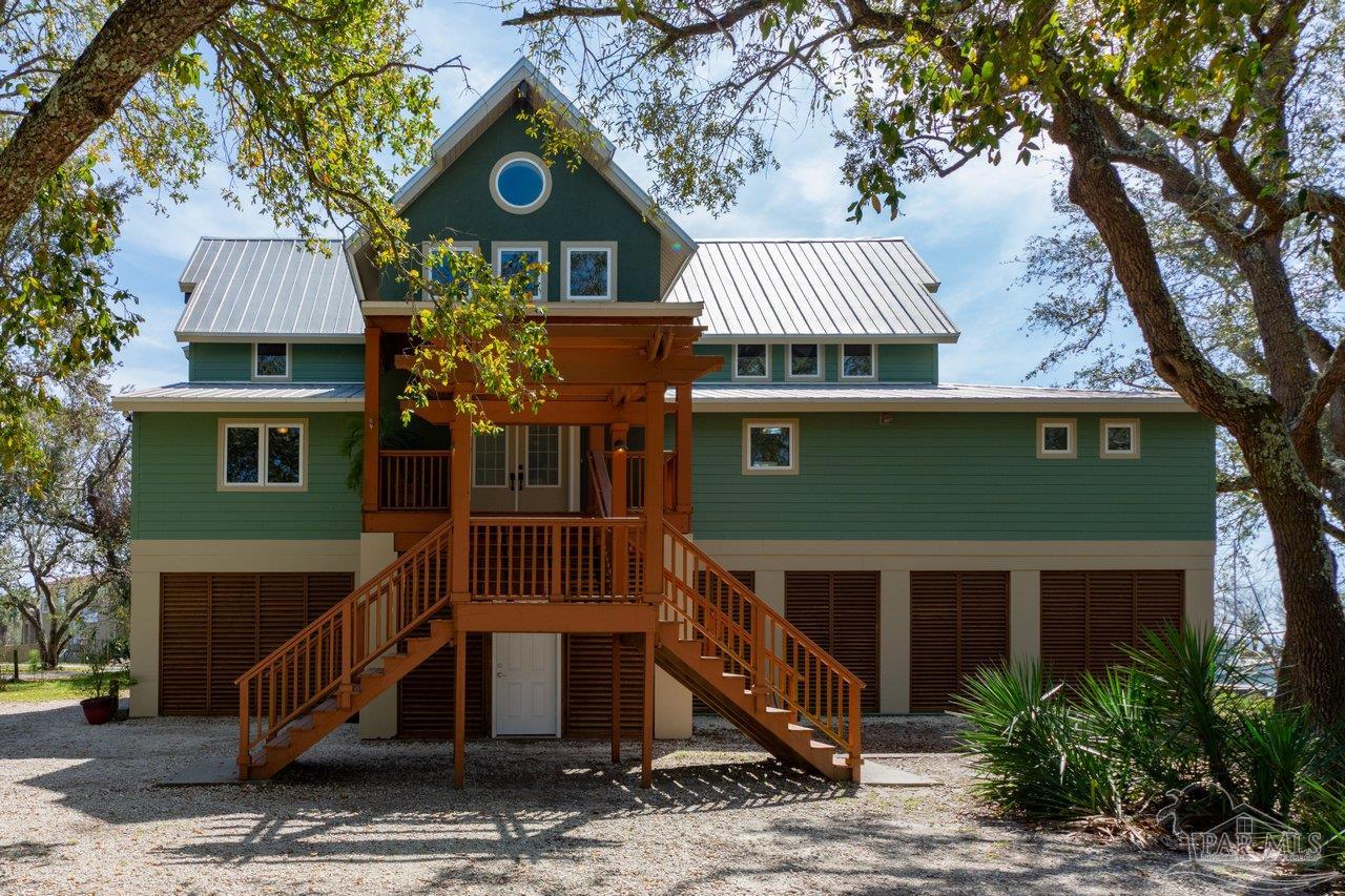 Gulf Breeze Waterfront Homes for Sale