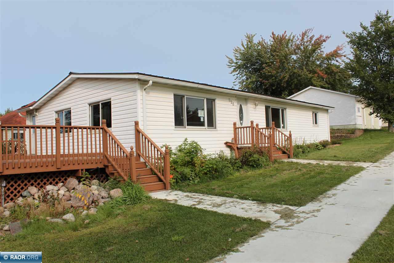 526 E Lake St, Chisholm, MN 55719