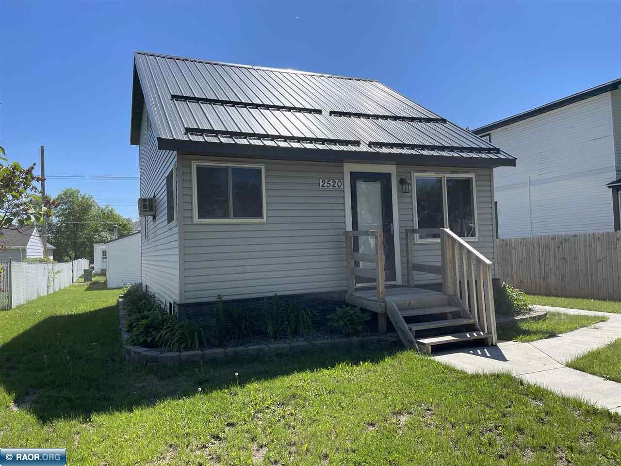 2520 6th Ave E, Hibbing, MN 55746 Listing Photo  1