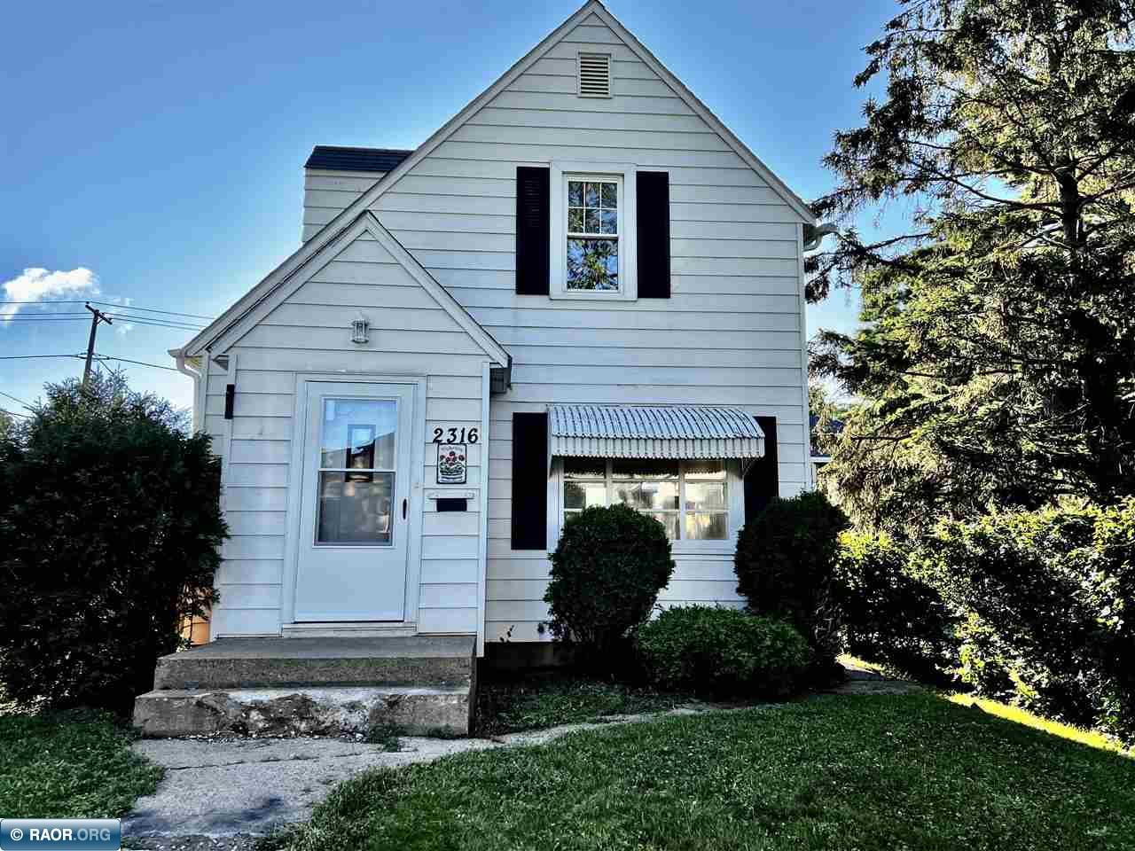 2316 3rd Ave E, Hibbing, MN 55746 Listing Photo  1