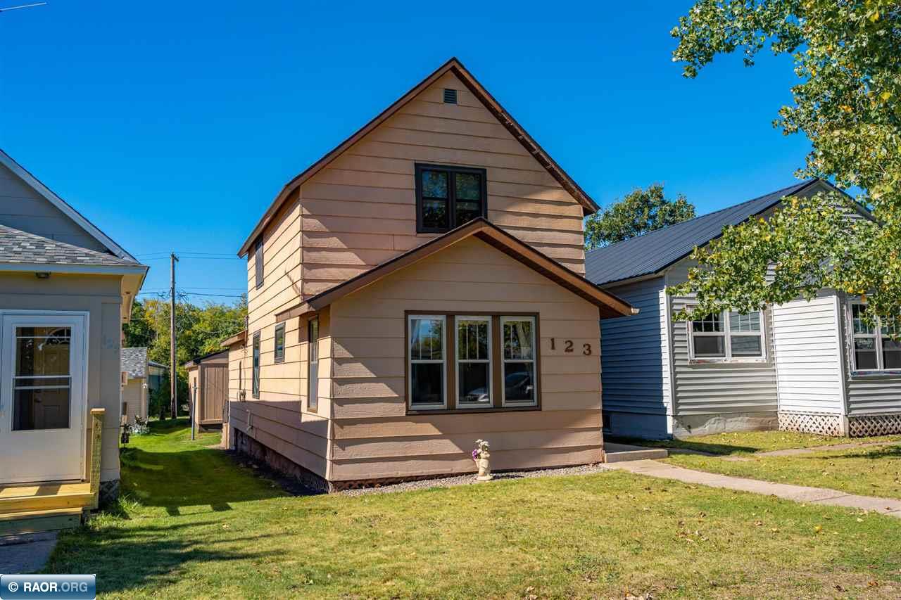 Residential For Sale, 123 3rd Ave S, Biwabik Listing 144305