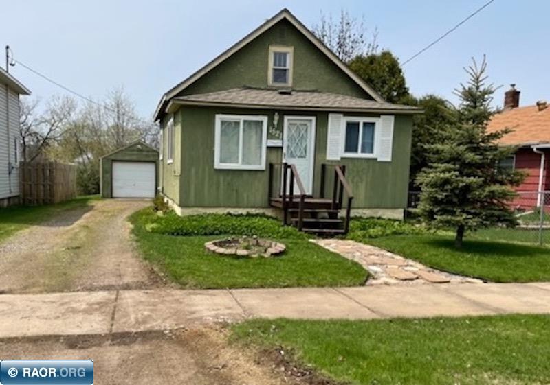 1521 15th Ave E, Hibbing, MN 55746 Listing Photo  1