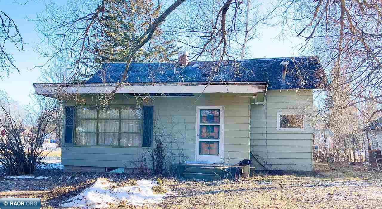 423 S River Street, Cook, MN 55723