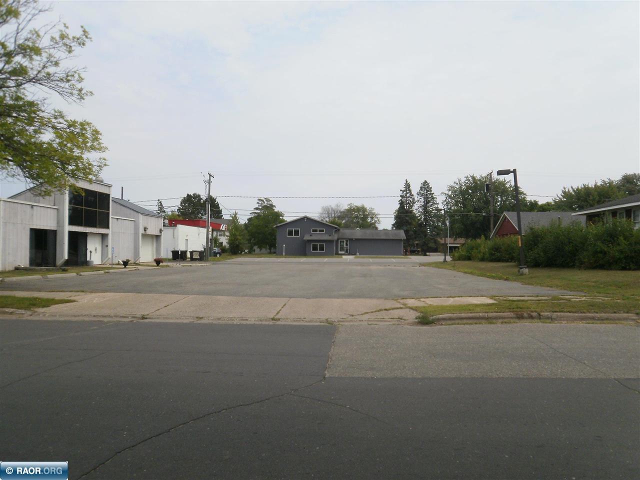 3702 W 2nd Avenue, Hibbing, MN 55746 Listing Photo  3