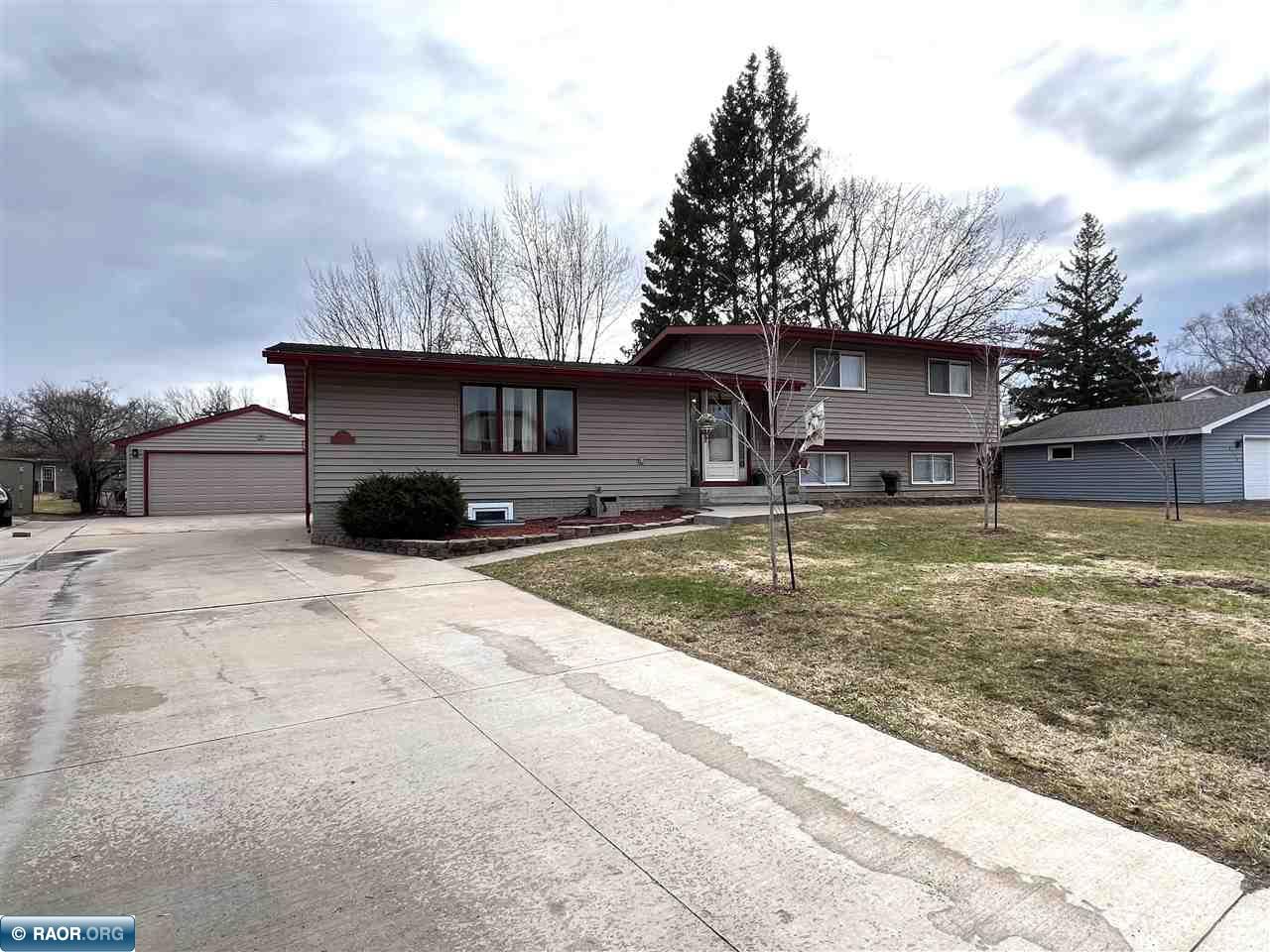 8372 Balsam Dr, Mt. Iron, MN 55768 325,000 Single Family Active