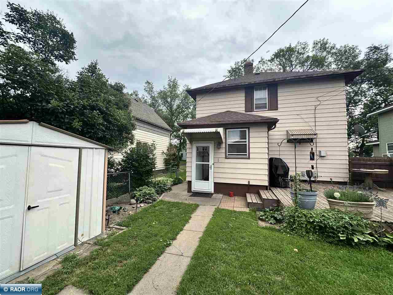 2227 E 2nd Ave, Hibbing, MN 55746 Listing Photo  3