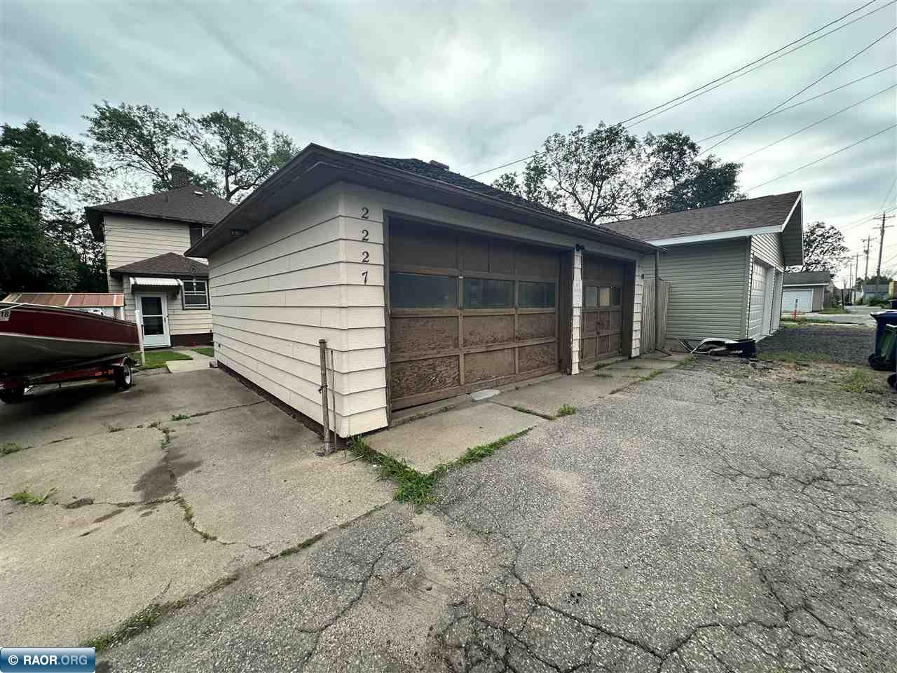 2227 E 2nd Ave, Hibbing, MN 55746 Listing Photo  23