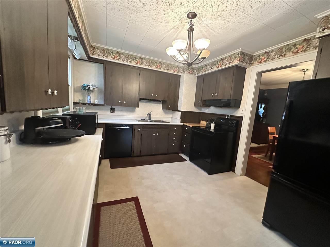 2227 E 2nd Ave, Hibbing, MN 55746 Listing Photo  7