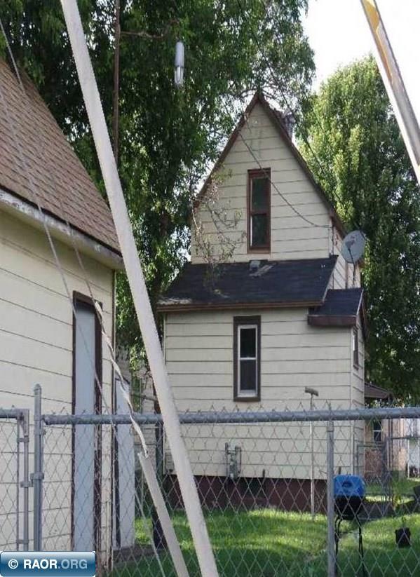 203 W Howard