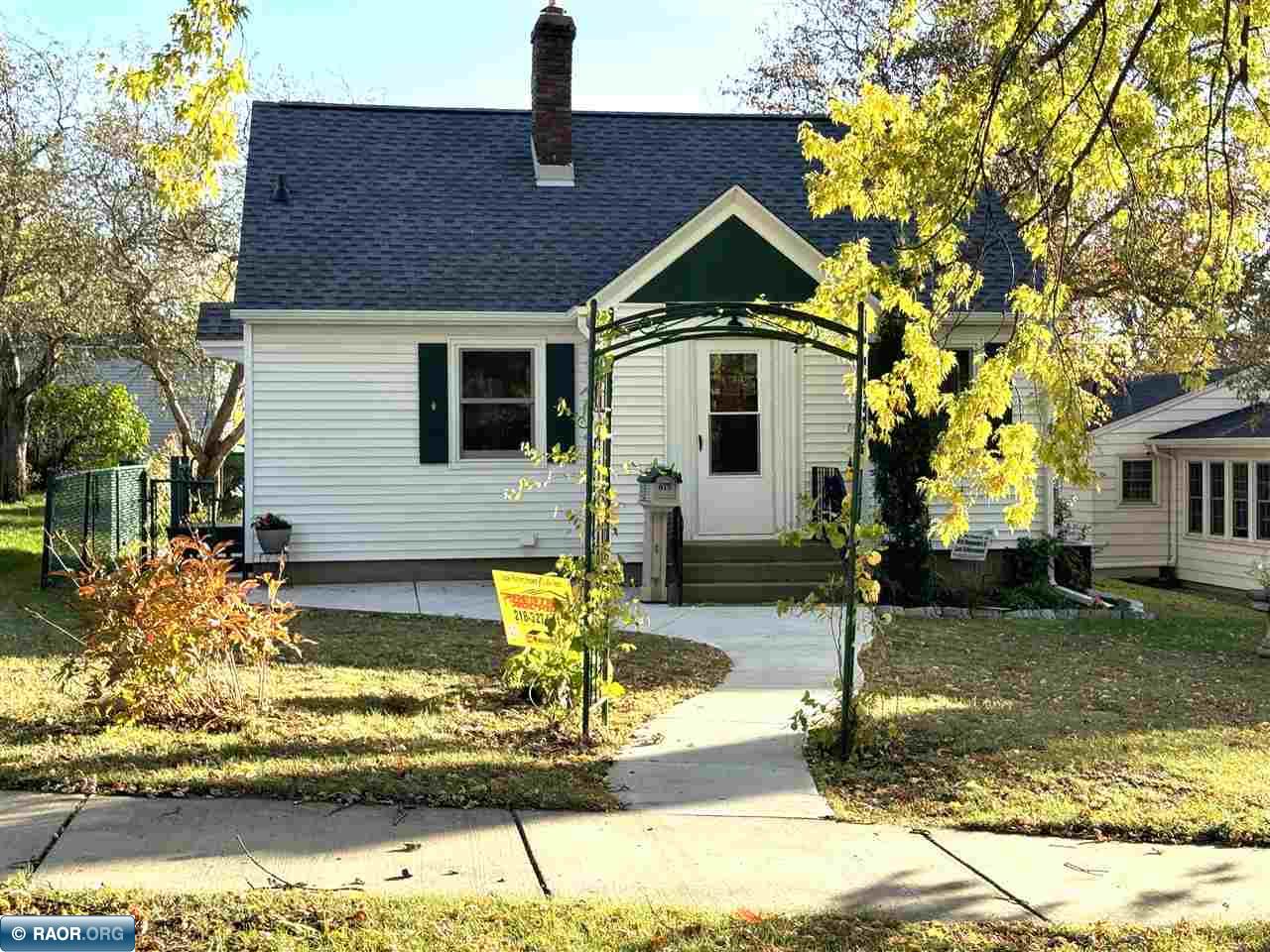 615 NW 4th St