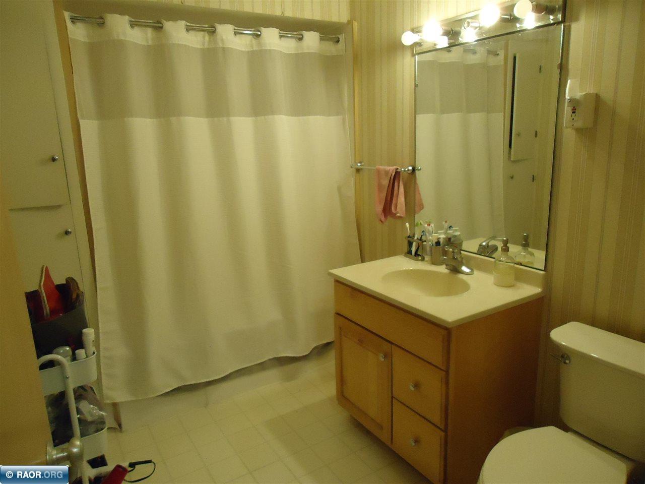 2016 1st Ave, Hibbing, MN 55746 Listing Photo  20