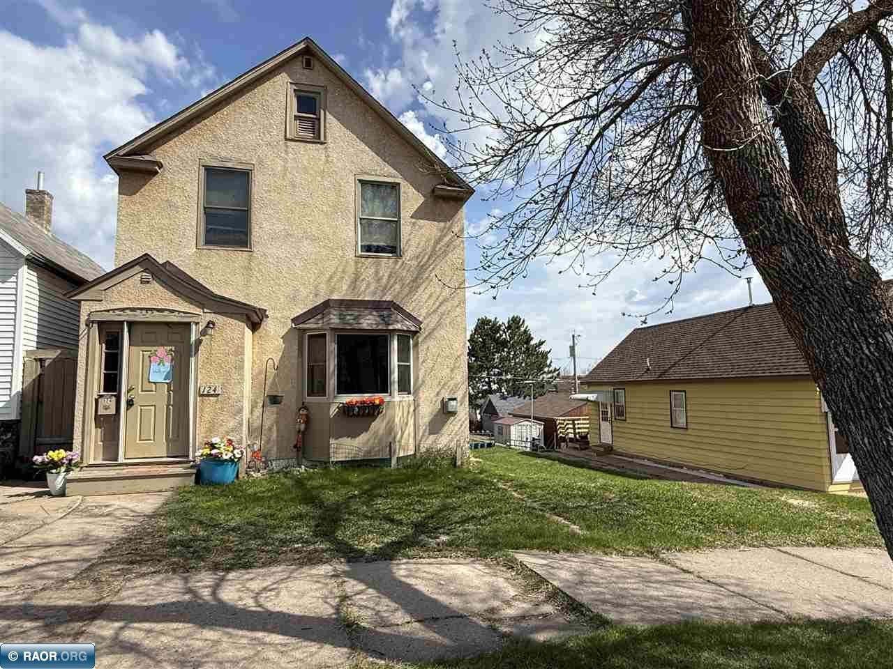124 3rd Street SW