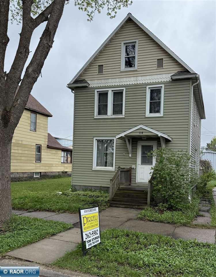 114 3rd St S