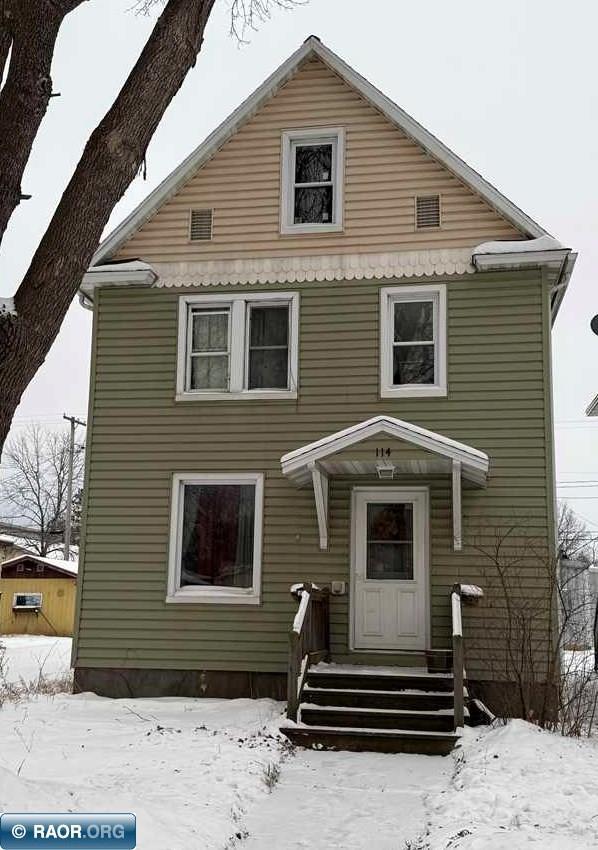 114 3rd St S