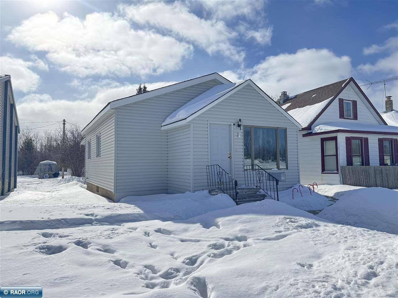 109 W 1st Ave N, Aurora, MN 55705 Listing Photo  1