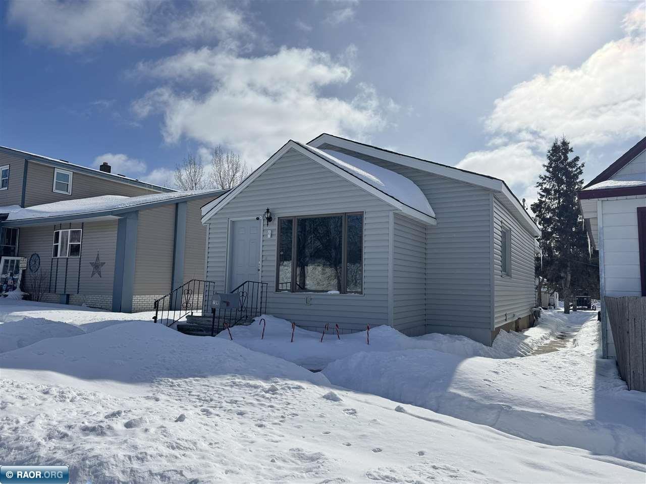 109 W 1st Ave N, Aurora, MN 55705 Listing Photo  3