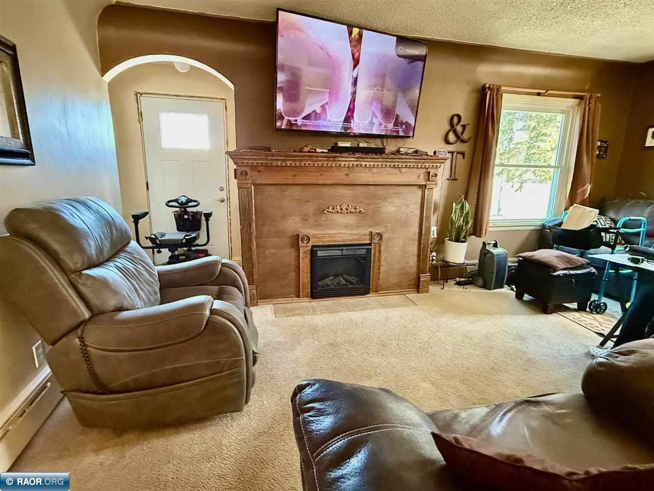 1931 12th Ave E, Hibbing, MN 55746 Listing Photo  2