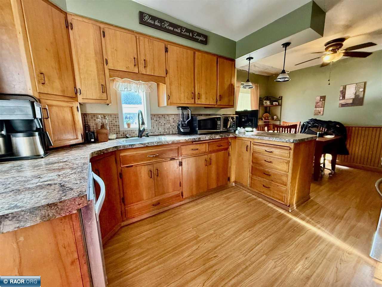 1931 12th Ave E, Hibbing, MN 55746 Listing Photo  4