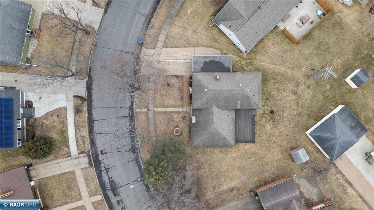 3201 2nd Ave E, Hibbing, MN 55746 Listing Photo  14
