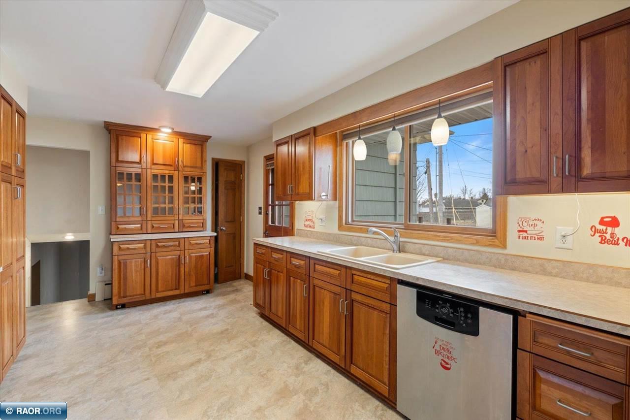 3201 2nd Ave E, Hibbing, MN 55746 Listing Photo  24