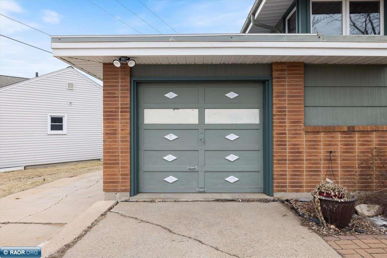 3201 2nd Ave E, Hibbing, MN 55746 Listing Photo  6