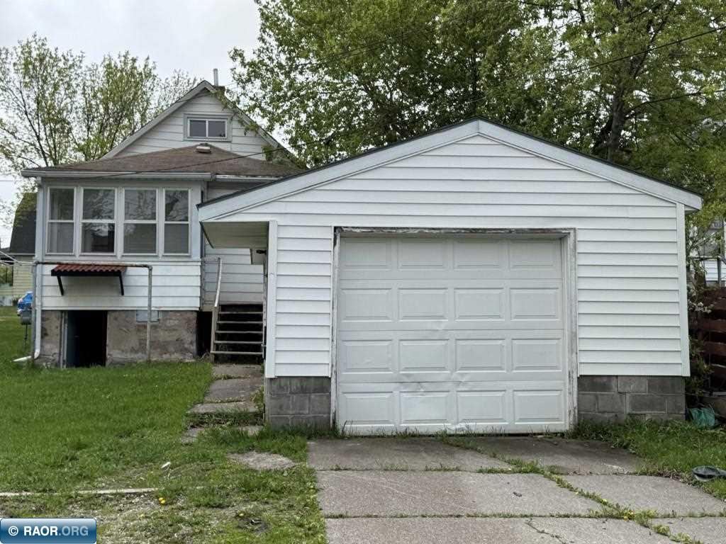 304 NW 2nd St