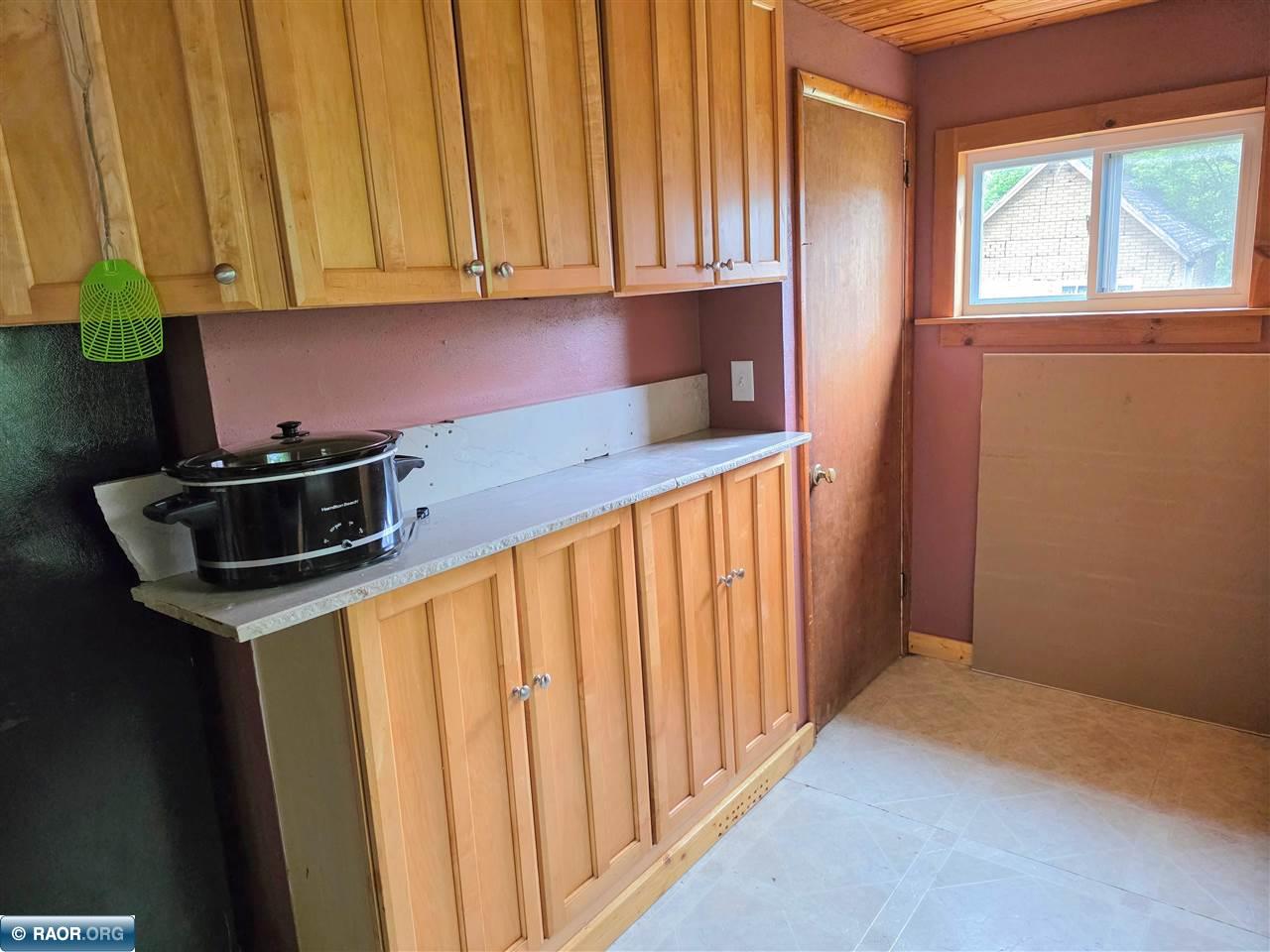 327 1st St, Hibbing, MN 55746 Listing Photo  11