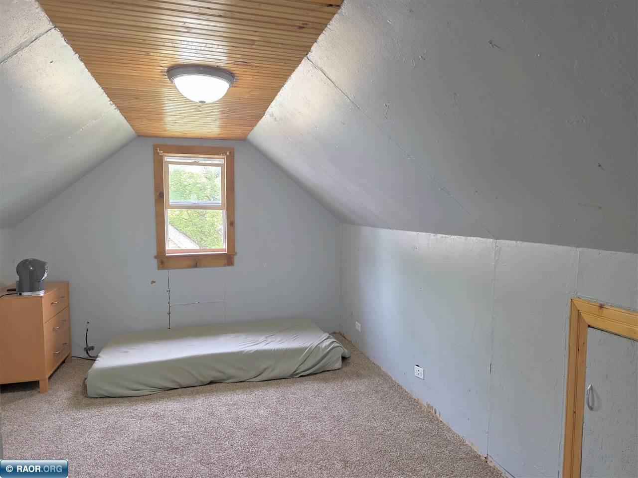 327 1st St, Hibbing, MN 55746 Listing Photo  21