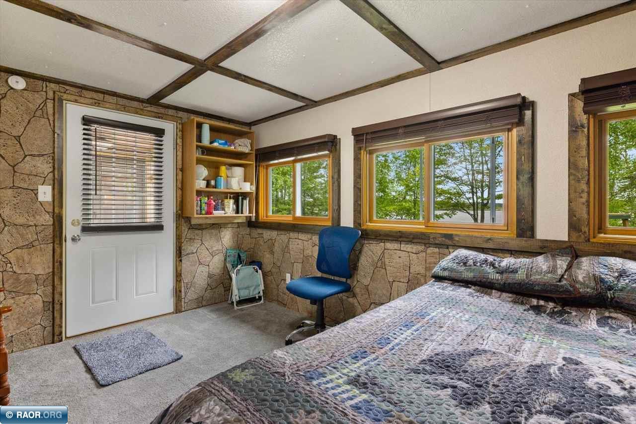 5953 S Long Lake Road