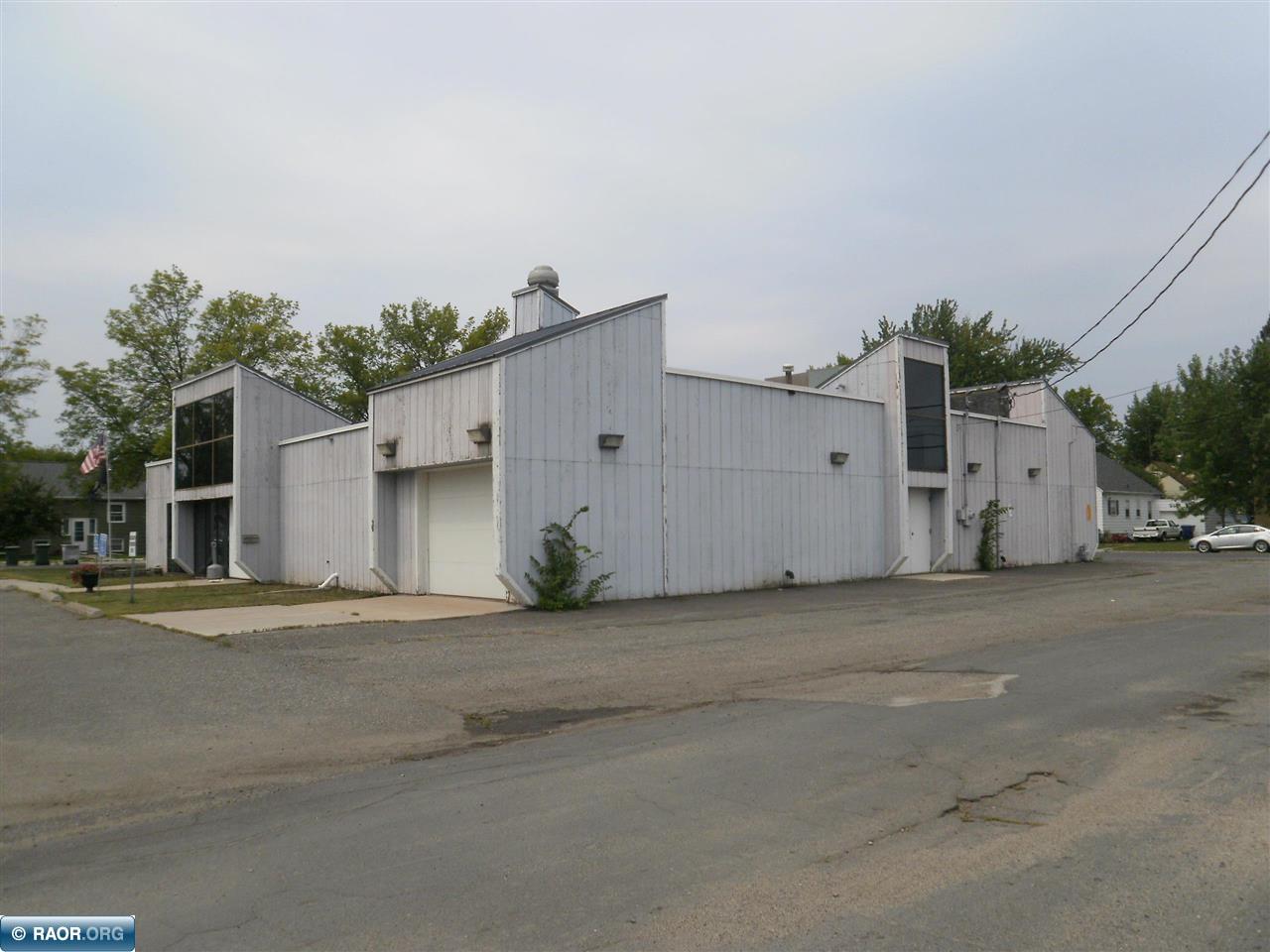 3702 W 2nd Avenue, Hibbing, MN 55746 Listing Photo  5