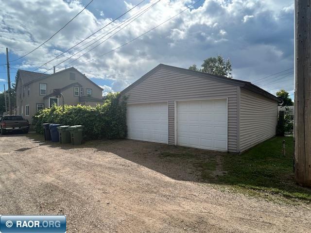 131 E 17TH ST, Hibbing, MN 55746 Listing Photo  3
