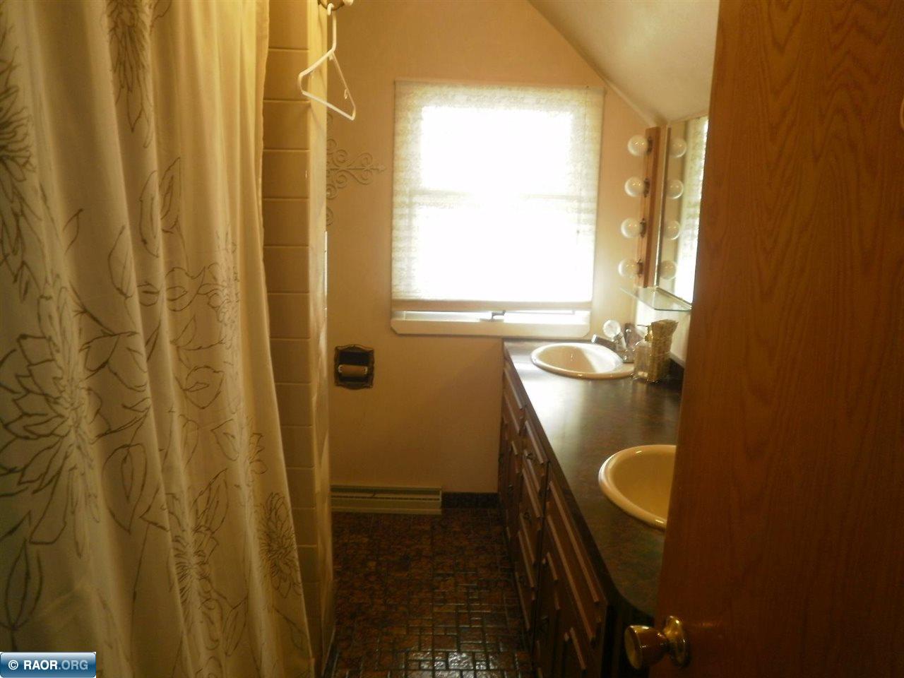 720 E 37th Street, HIBBING, MN 55746 Listing Photo  8
