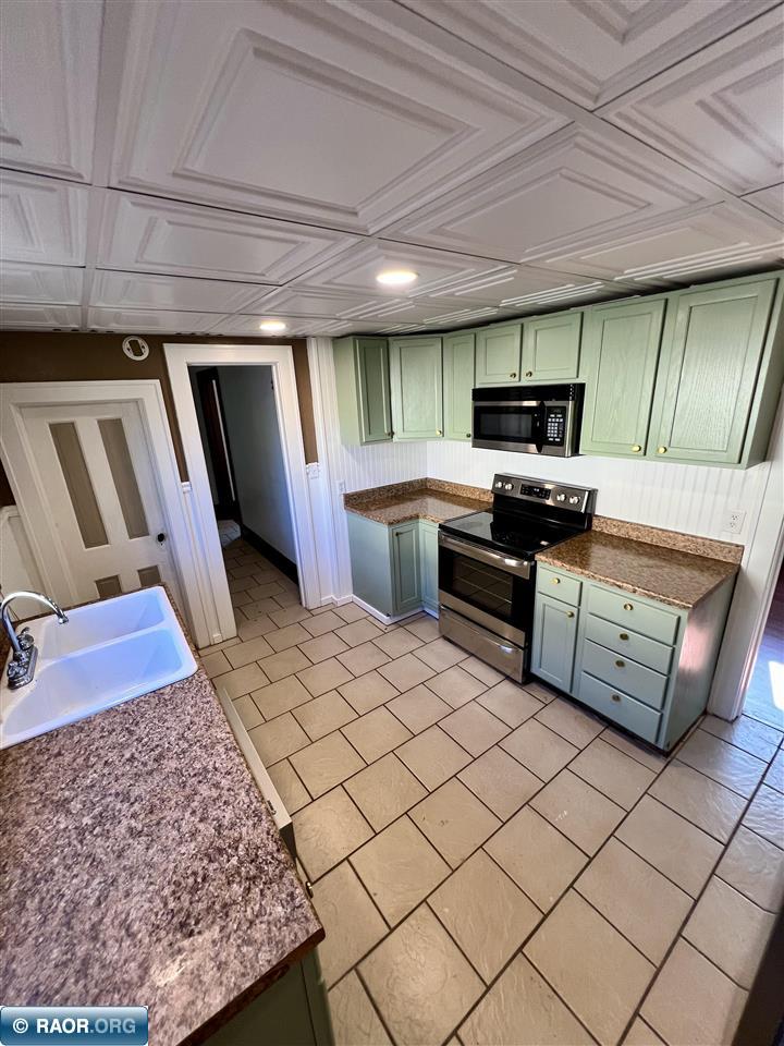 1129 16th Ave E, Hibbing, MN 55746 Listing Photo  13