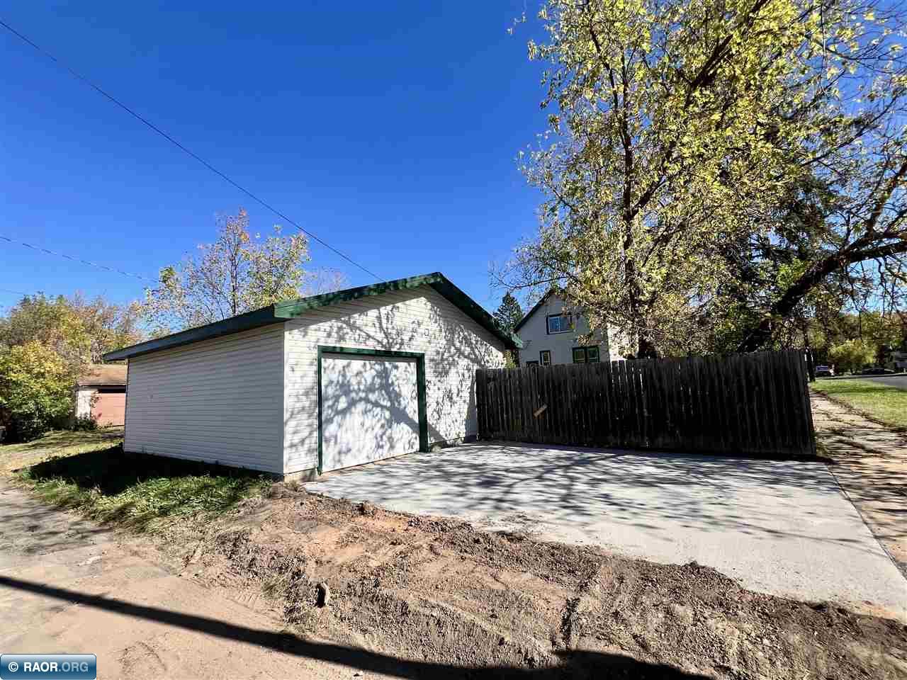 1129 16th Ave E, Hibbing, MN 55746 Listing Photo  3