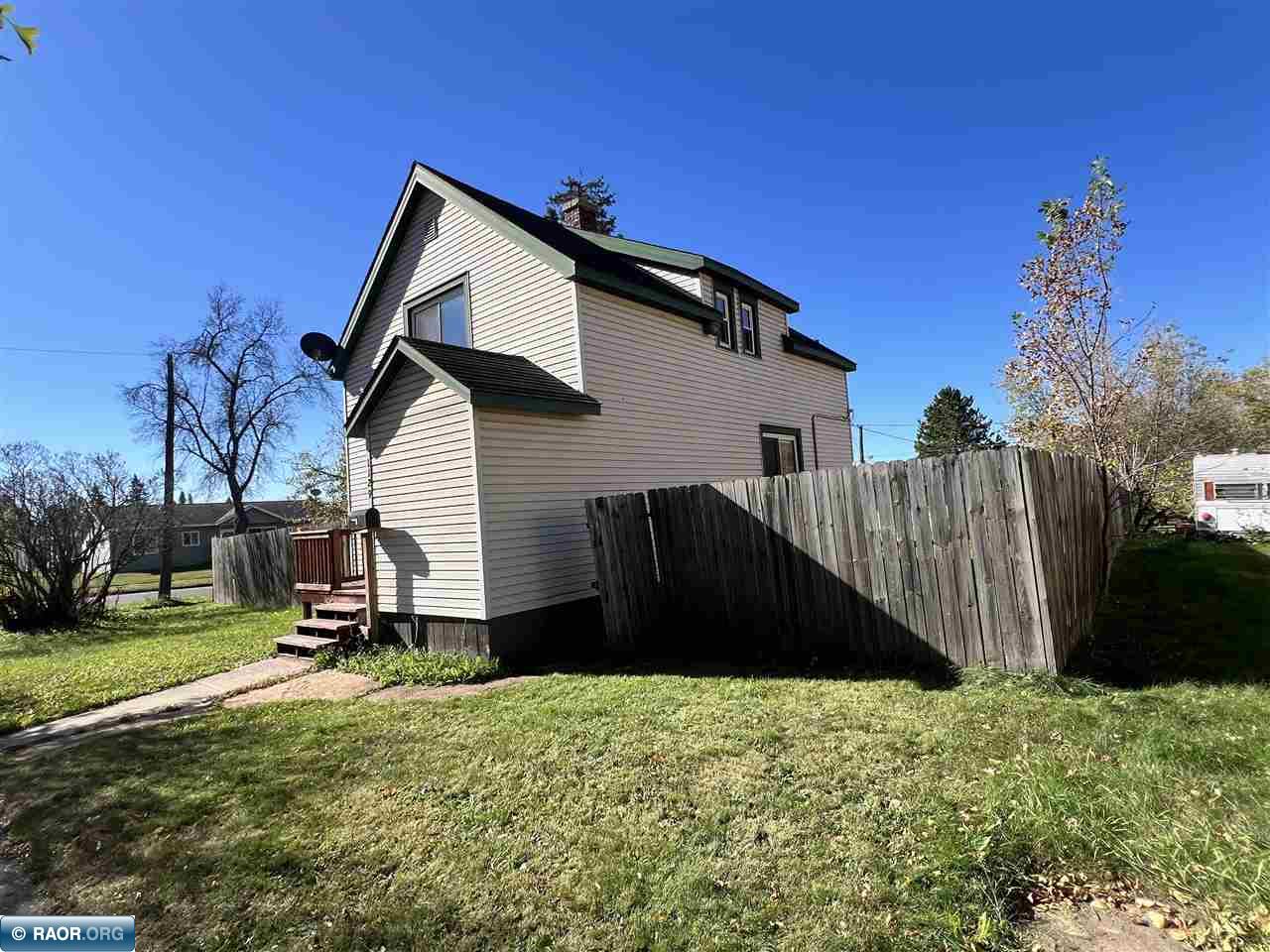 1129 16th Ave E, Hibbing, MN 55746 Listing Photo  4