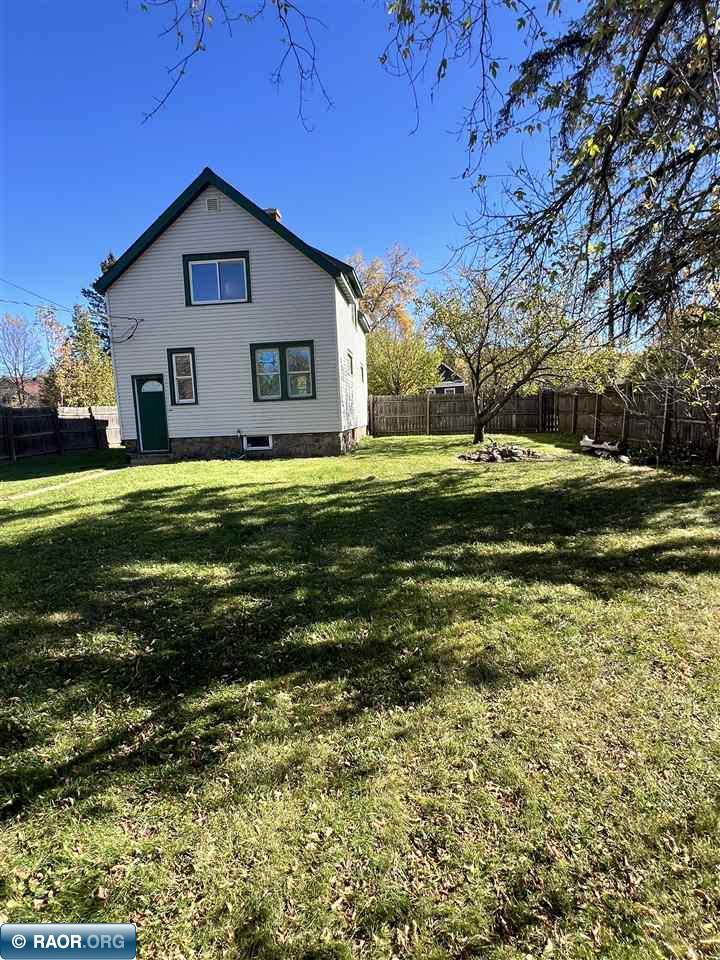 1129 16th Ave E, Hibbing, MN 55746 Listing Photo  7