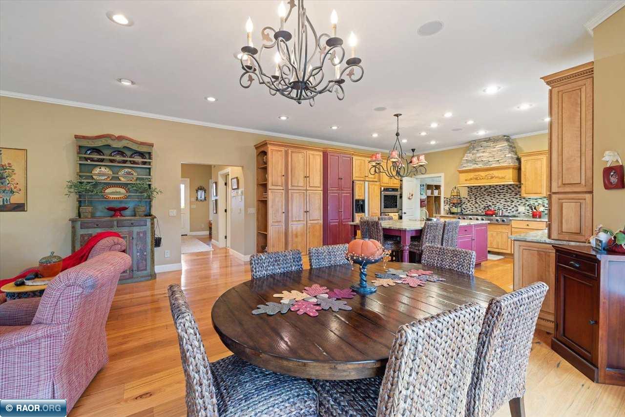 303 N Fairview Circle